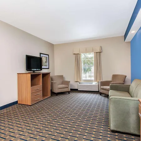 Baymont By Wyndham Jacksonville/Butler Blvd Extérieur photo
