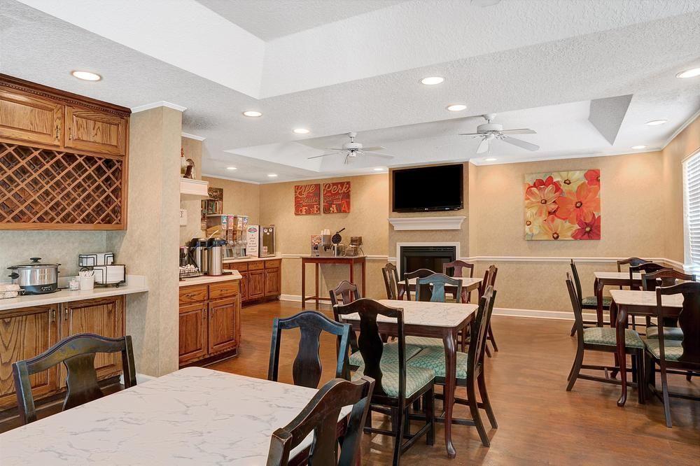 Baymont By Wyndham Jacksonville/butler Blvd