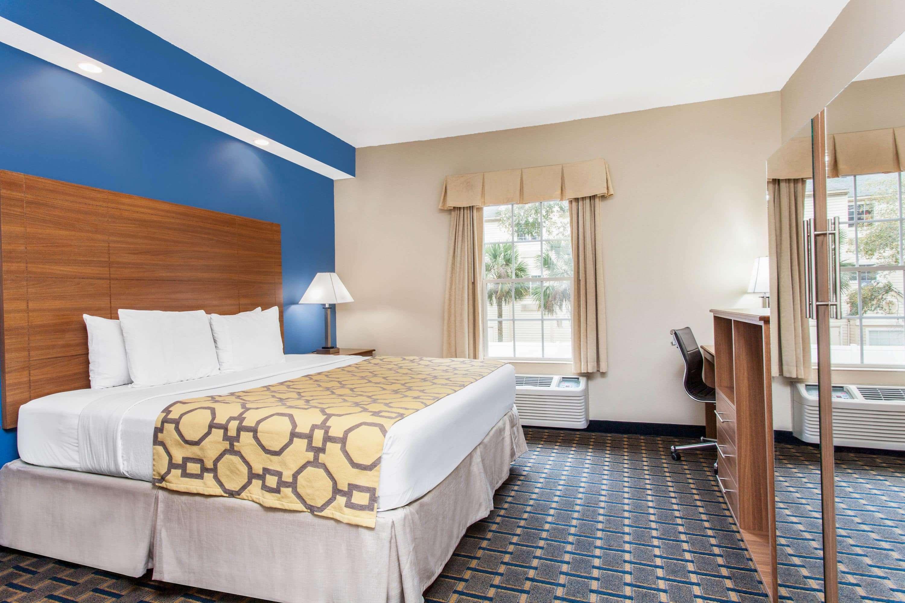 Hotel Baymont By Wyndham Jacksonville/butler Blvd