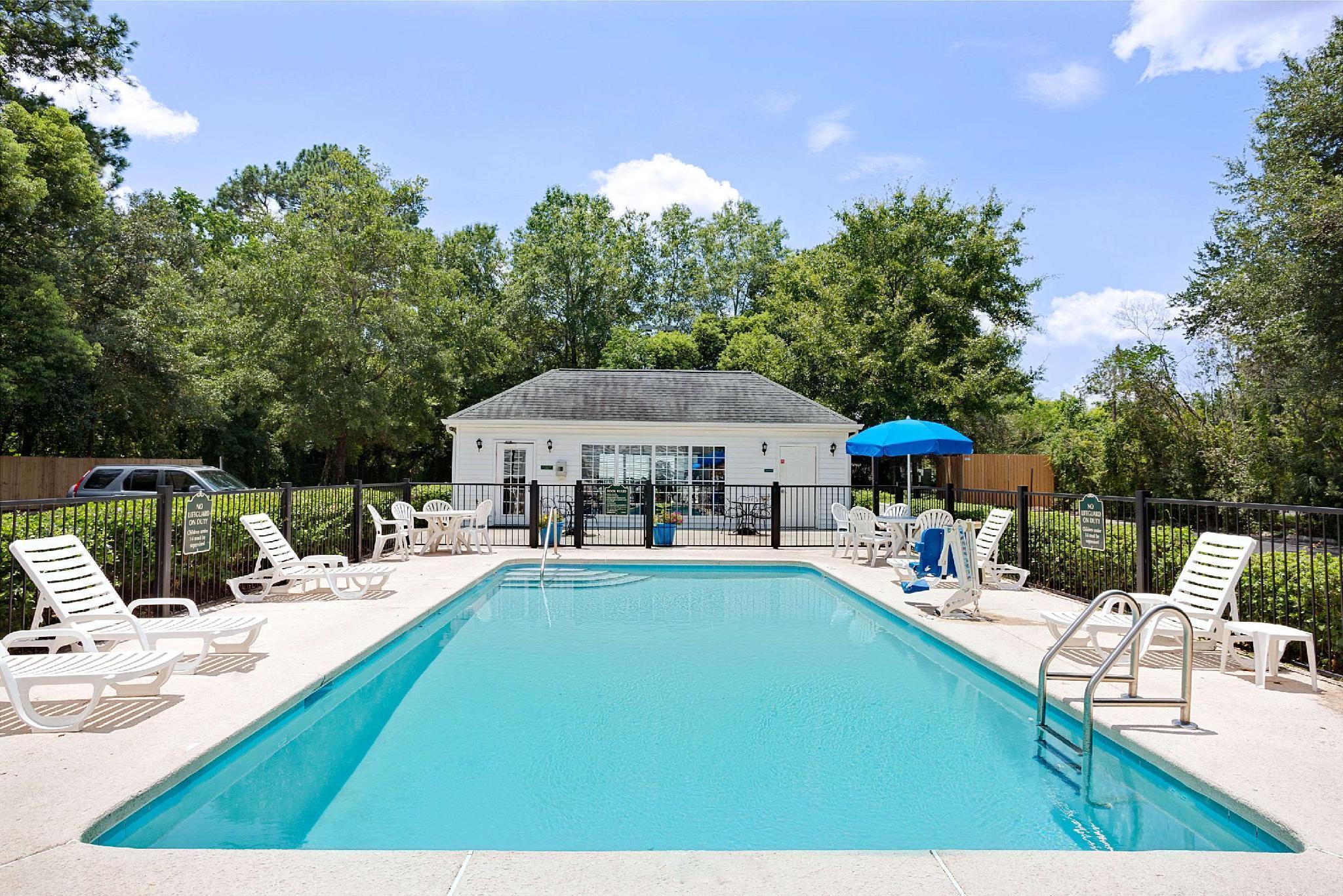 Baymont By Wyndham Jacksonville/butler Blvd Hotel 2*
